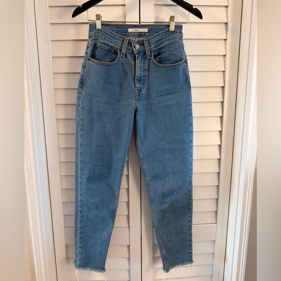 Levi’s Women’s Mom Jean with Raw Hem Size 24 - Picture 4 of 13